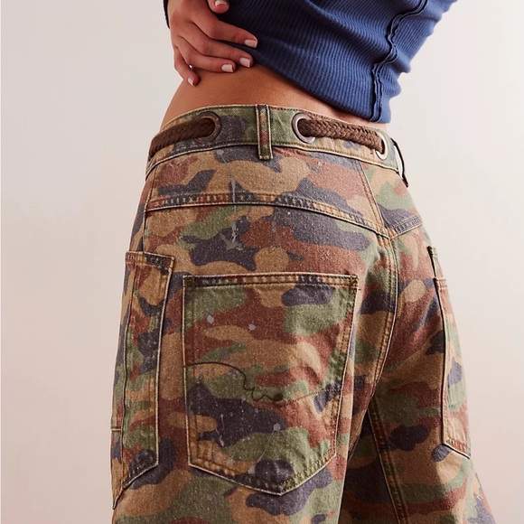 We The Free Moxie Printed Low - Slung Barrel Jeans - Picture 7 of 9